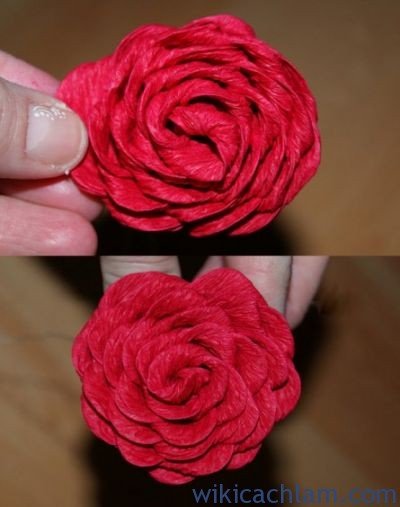 Cách làm hoa hồng bằng giấy nhún đơn giản đẹp nhất-4