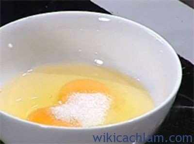 Cách làm trứng cuộn chiêu đãi cả nhà