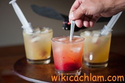 cach-lam-cocktail-dam-mau-cho-tiec-halloween-7