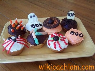 Cách trang trí bánh cupcake cho Halloween