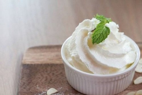 Cách làm kem tươi từ lòng trắng trứng-5