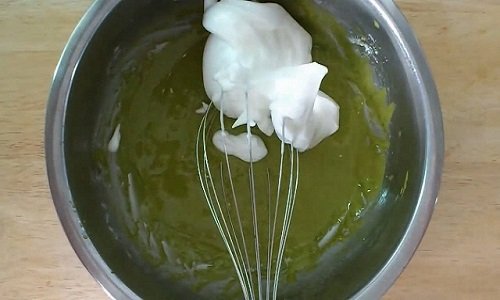Cách làm bánh bông lan bằng lò vi sóng ngon ngất ngây-12