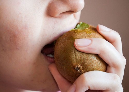 Cách ăn quả kiwi đúng cách và ngon miệng-3