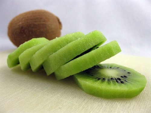 Cách ăn quả kiwi đúng cách và ngon miệng-2