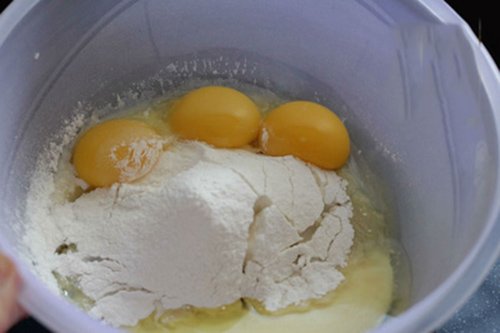 Cách làm bánh bông lan bơ ruốc siêu ngon