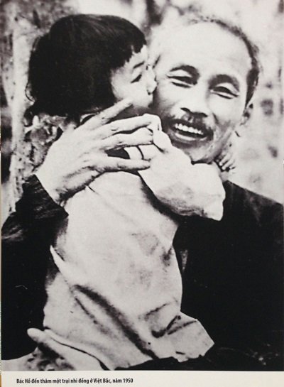 Những hình ảnh giản dị của Bác – Người lãnh tụ vĩ đại Việt Nam-1