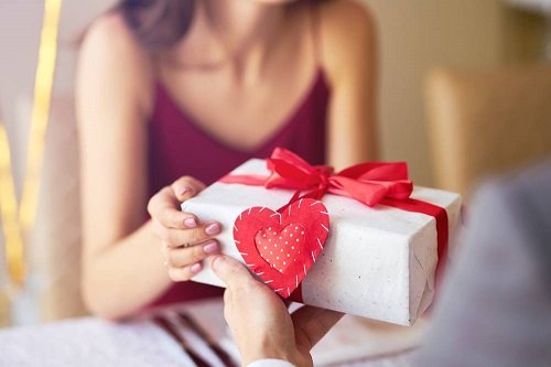 Ngày lễ tình nhân (Valentine) ai tặng quà cho ai?-3