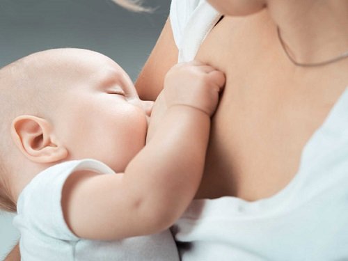 Trẻ sơ sinh bị khô môi: Nguyên nhân, cách điều trị khô môi cho bé-3