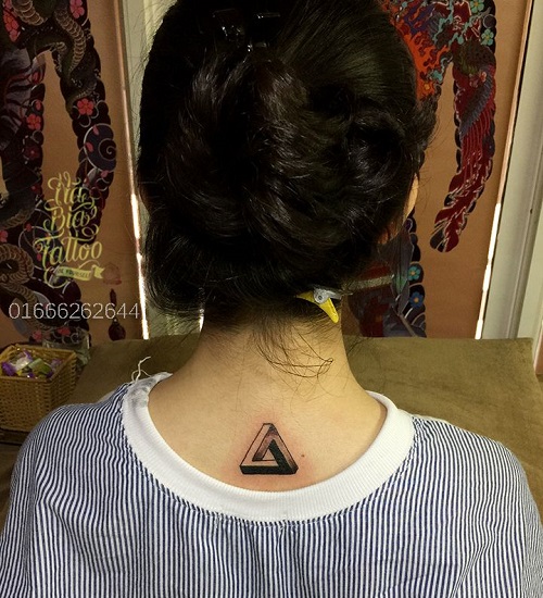 Hình xăm tam giác đẹp với ý nghĩa đặc biệt-19