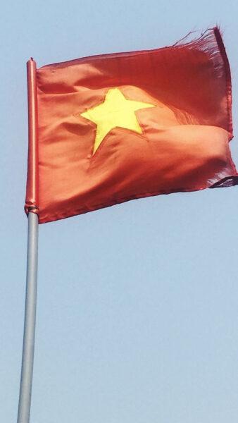Hình nền Quốc kỳ Việt Nam đẹp cho điện thoại cờ bay