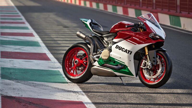Ảnh nền Moto 4K Ducati xanh, đỏ